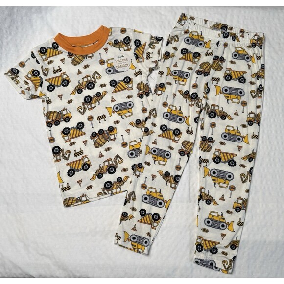 NWT Millie & Myles Construction Trucks Kids Toddler Bamboo 2pc Pajamas Size 4 - Picture 2 of 8